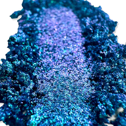 Multi-Chrome Shimmer Eyeshadow In Compact Case