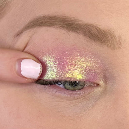 Multi-Chrome Shimmer Eyeshadow In Compact Case
