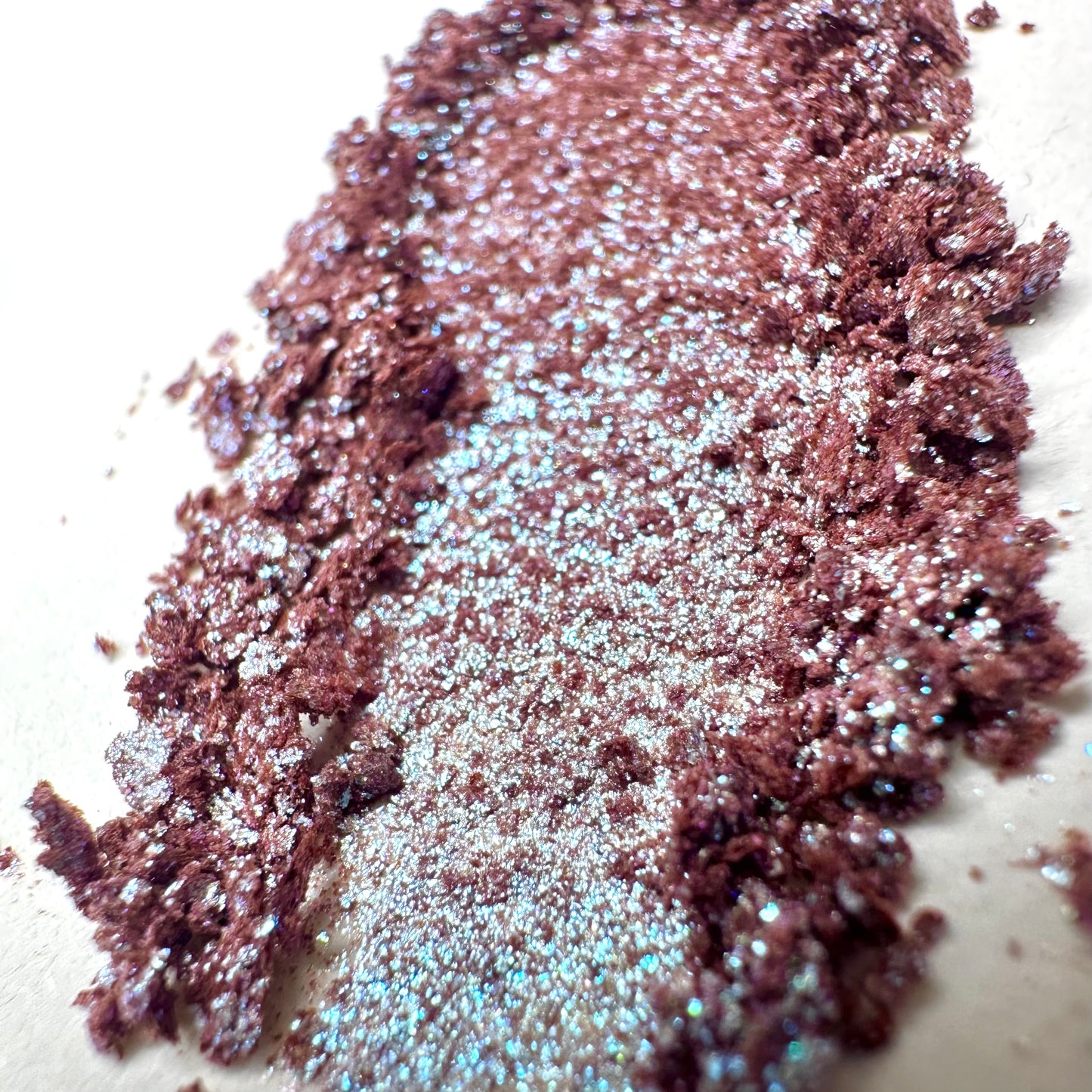 Multi-Chrome Shimmer Eyeshadow In Compact Case